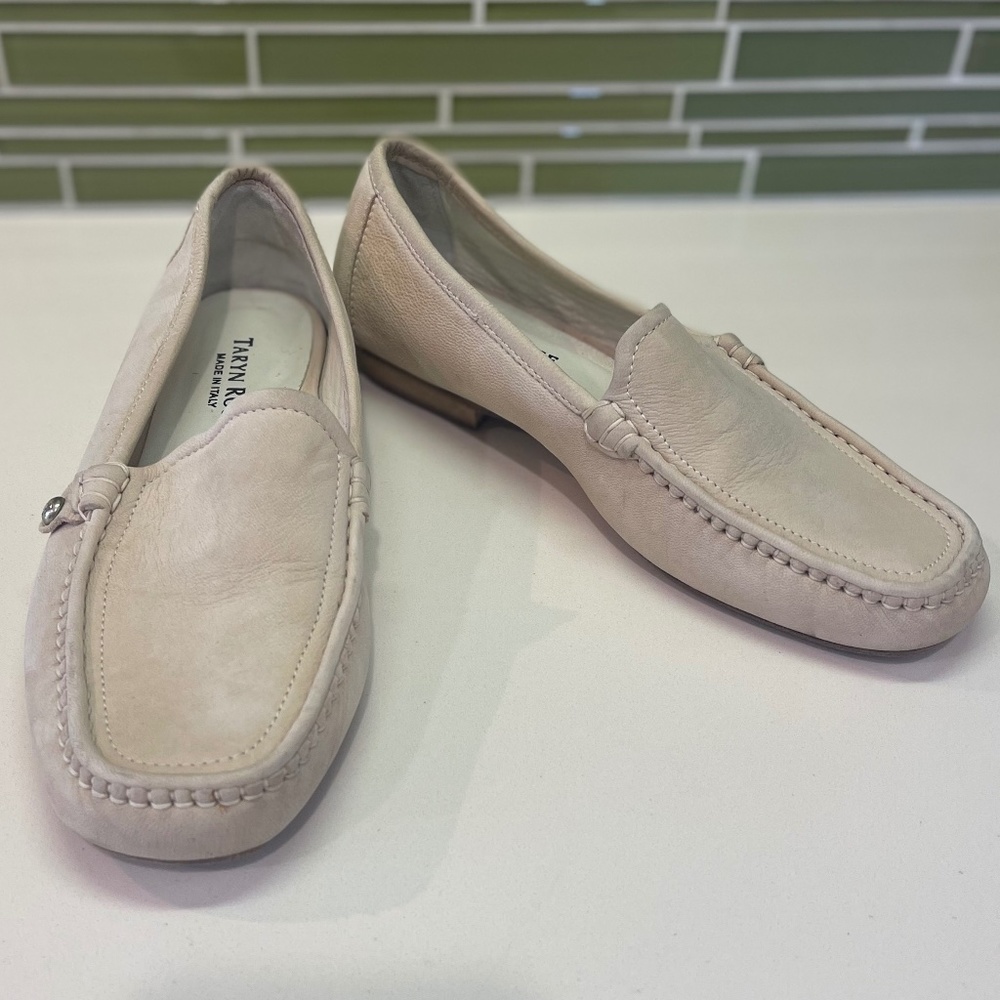 Taryn Rose Cream Nubuck Loafers sz 7